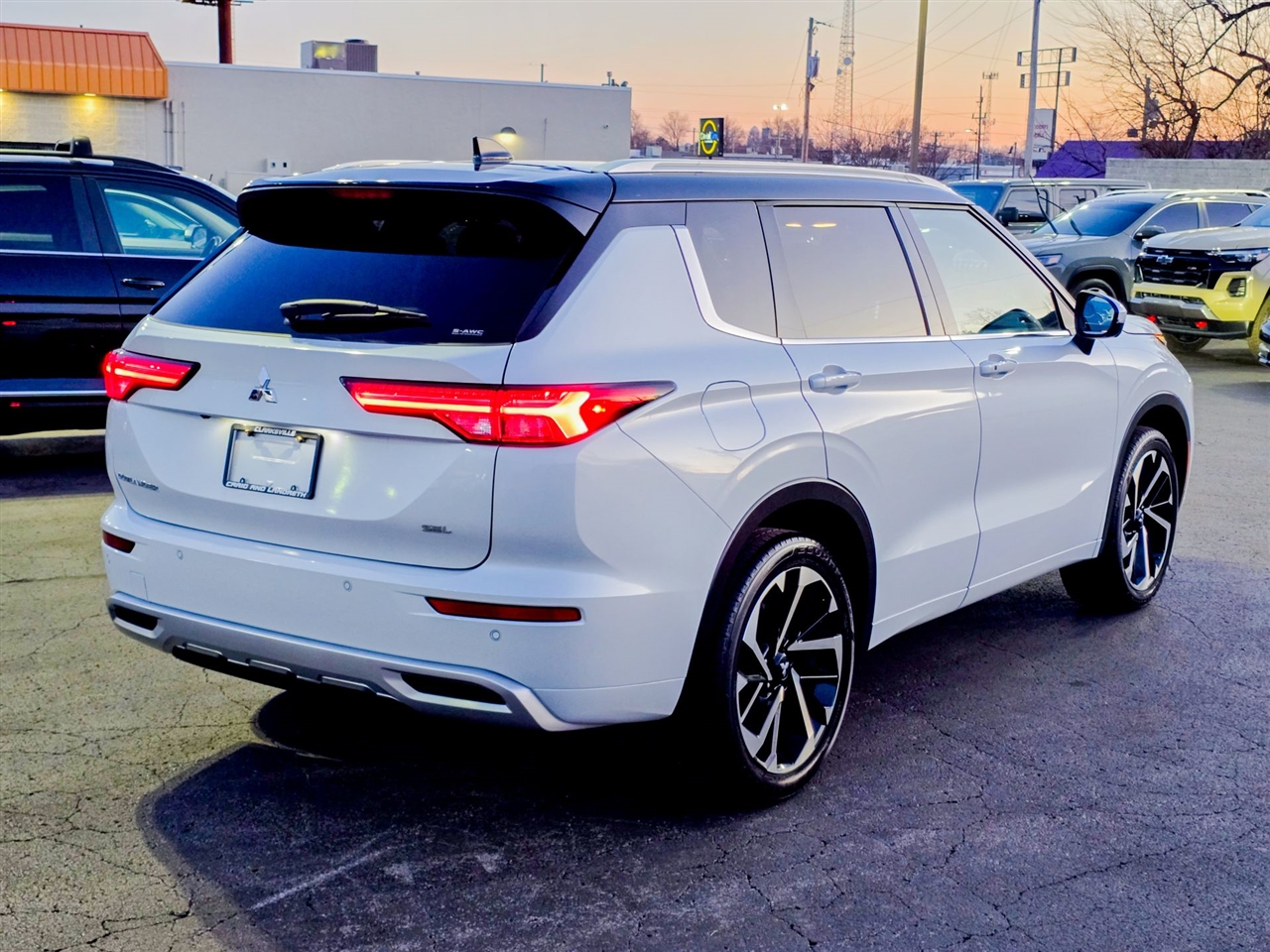 Mitsubishi Outlander  2024