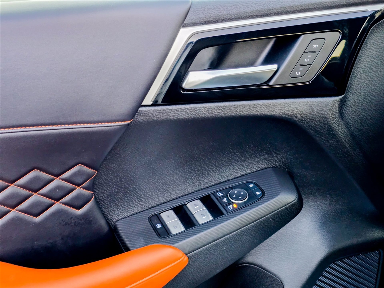 Mitsubishi Outlander  2024