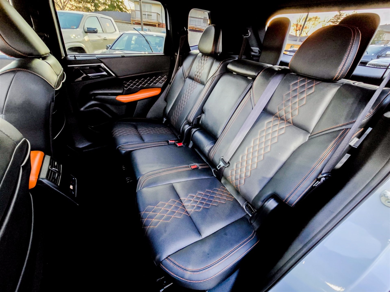 Mitsubishi Outlander  2024