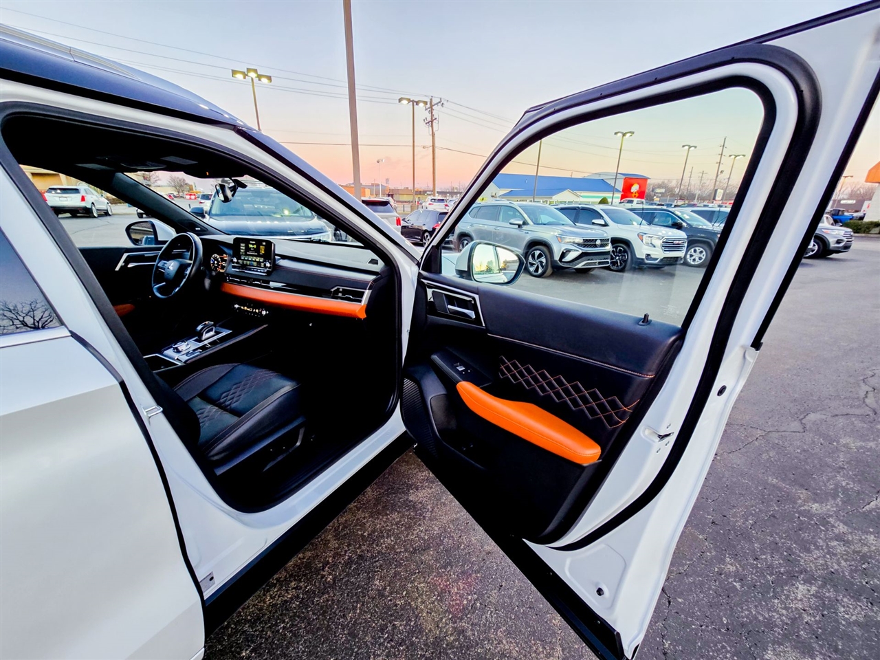 Mitsubishi Outlander  2024