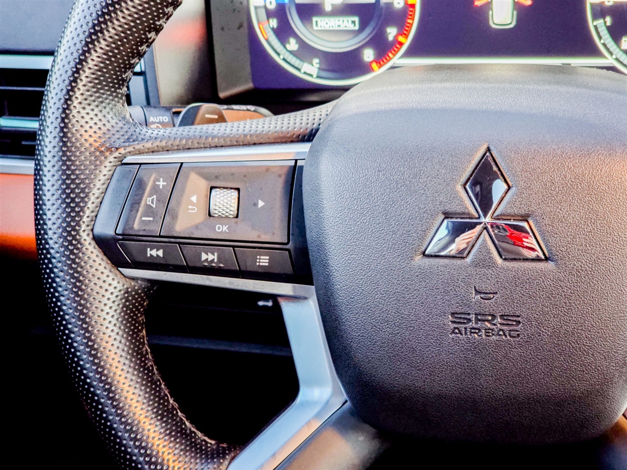 Mitsubishi Outlander  2024