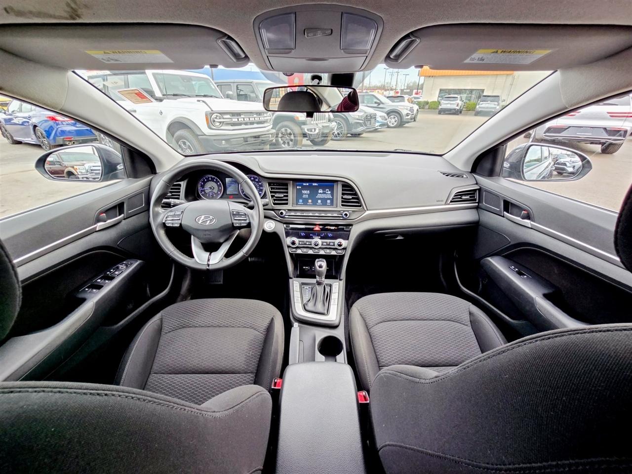 Hyundai Elantra  2020