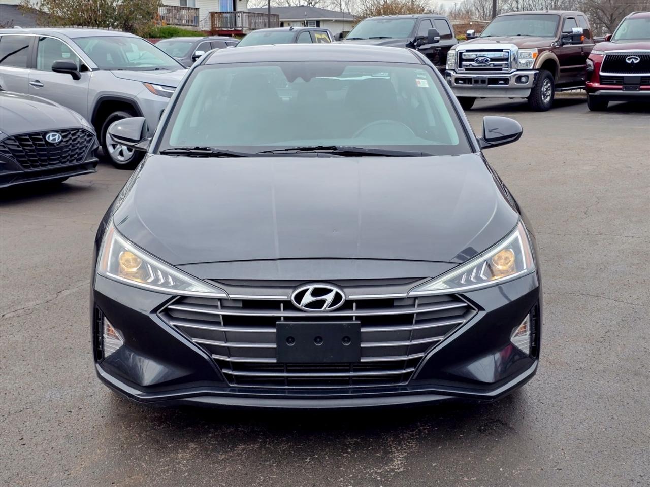 Hyundai Elantra  2020