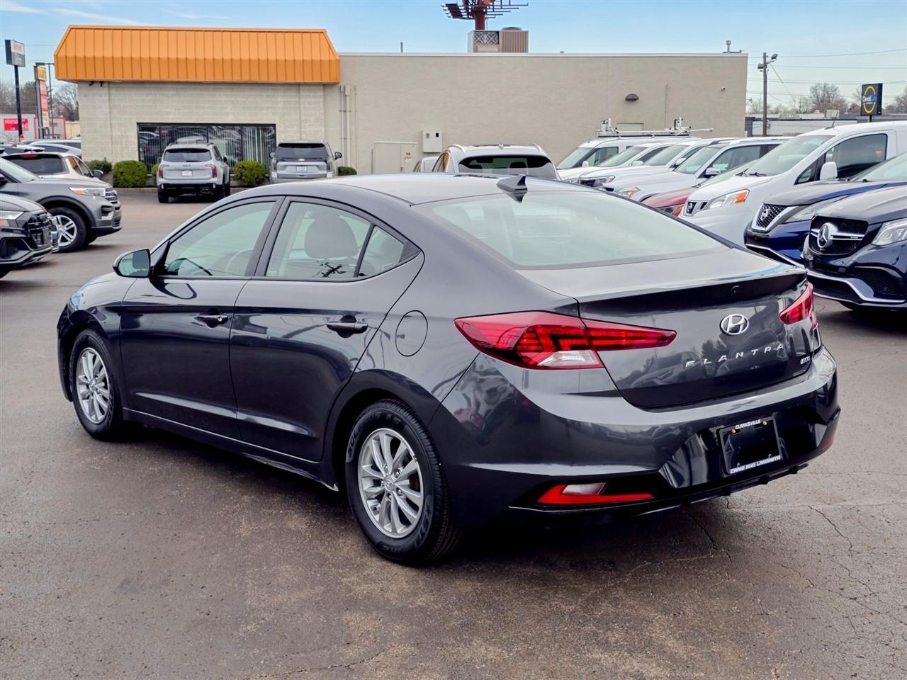 Hyundai Elantra  2020