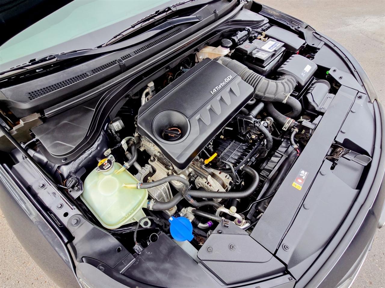 Hyundai Elantra  2020