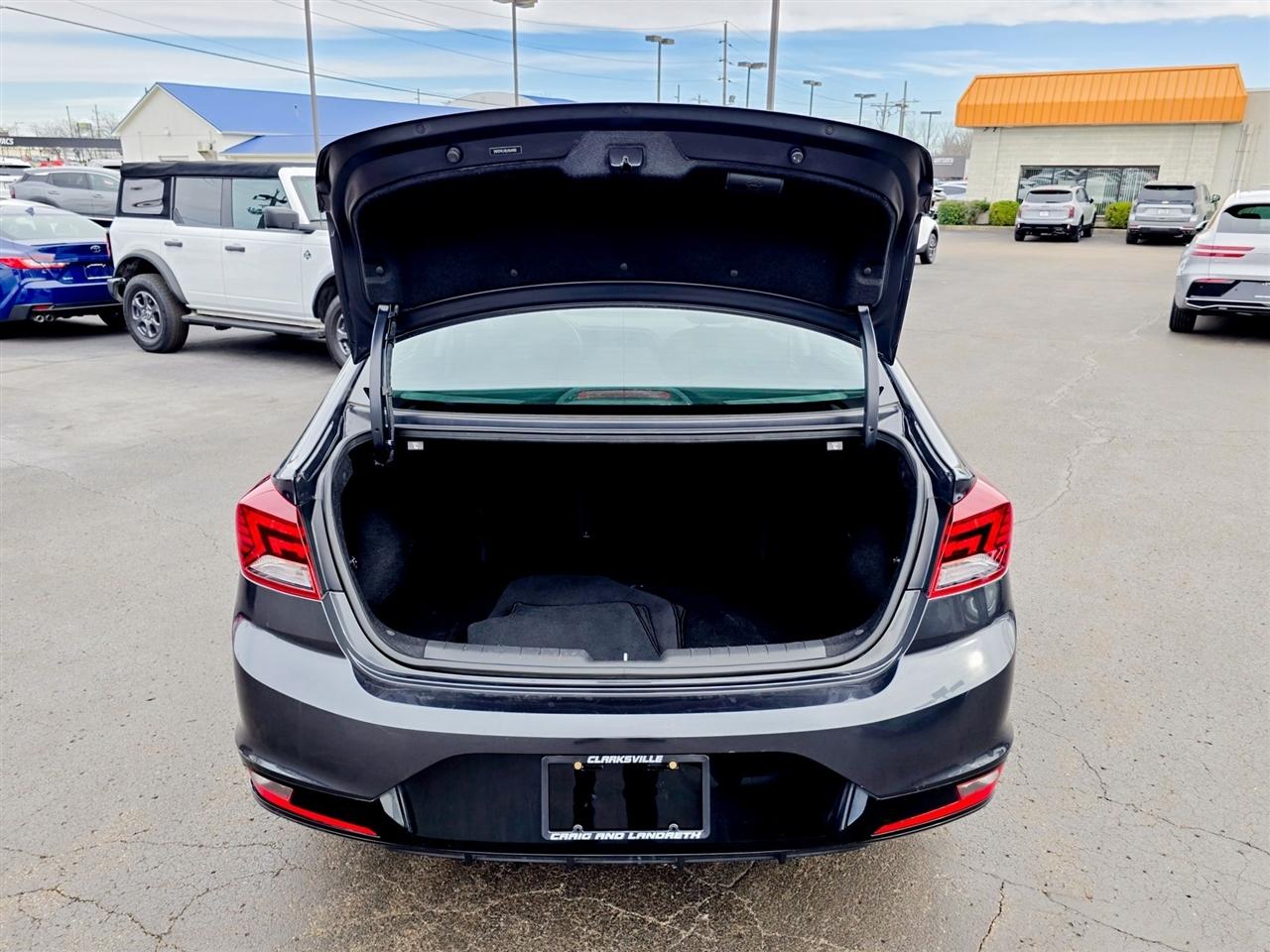 Hyundai Elantra  2020