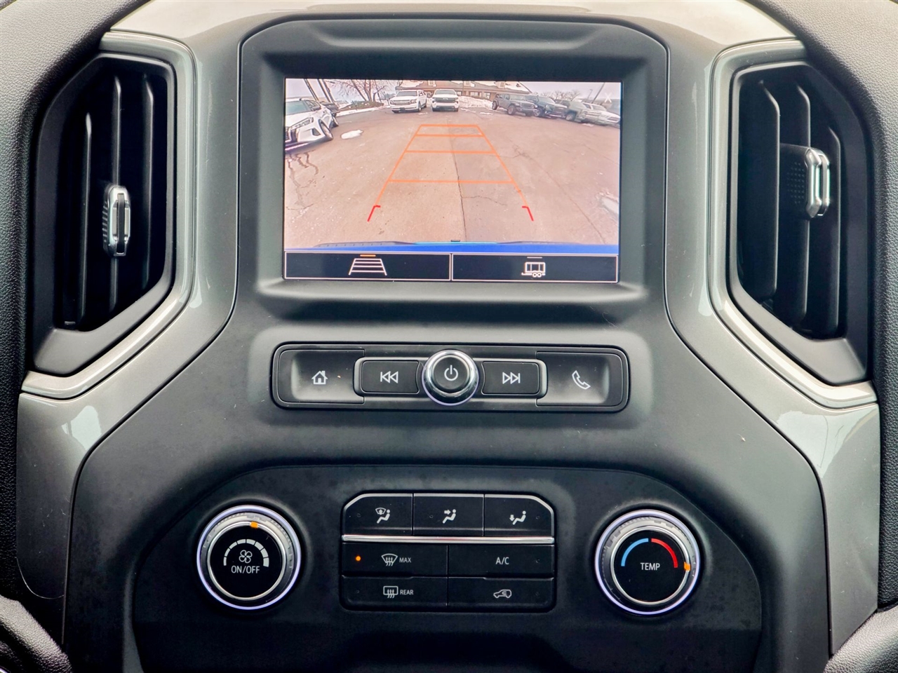 Chevrolet Silverado 1500  2025