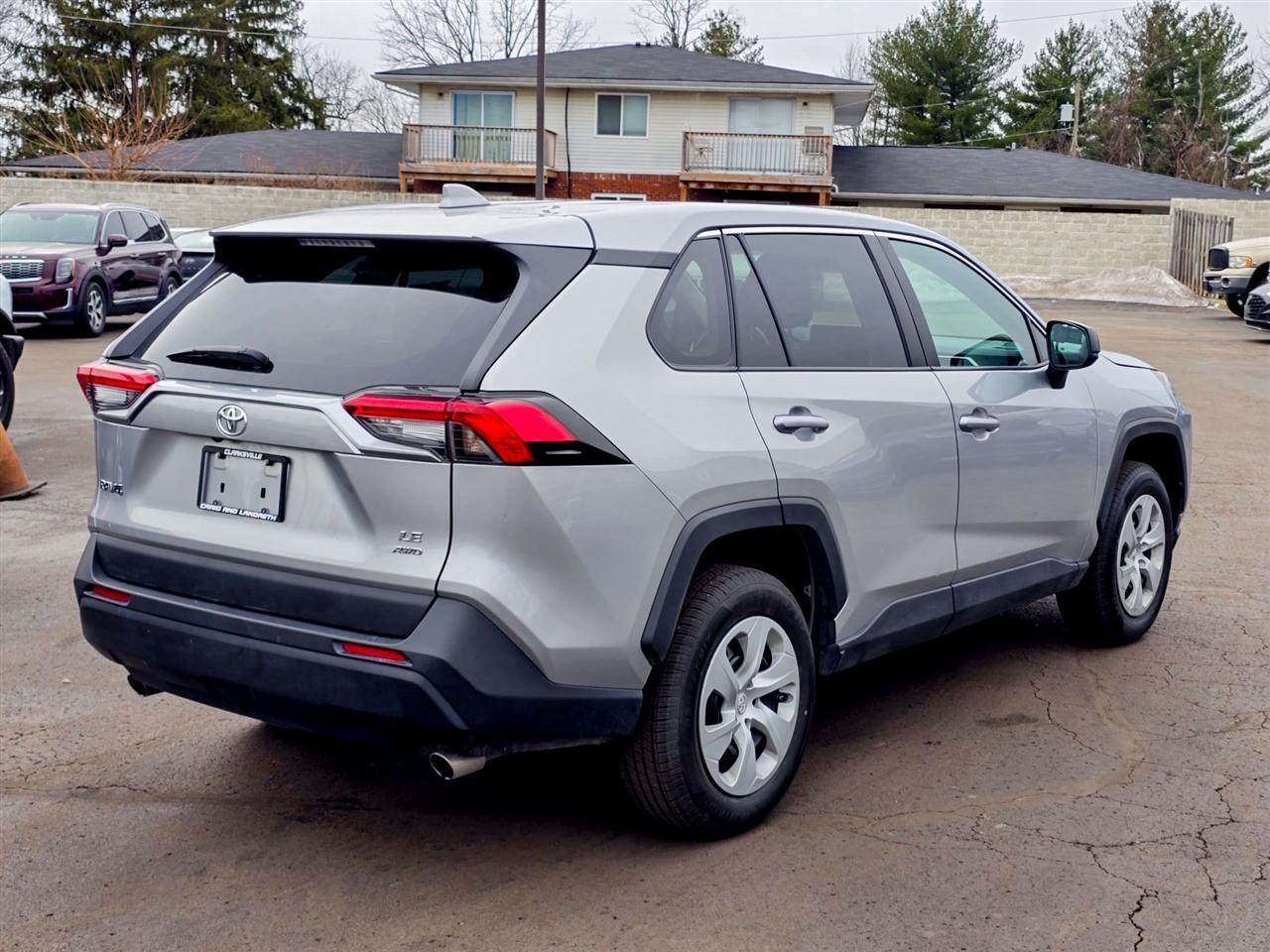 Toyota RAV4  2024