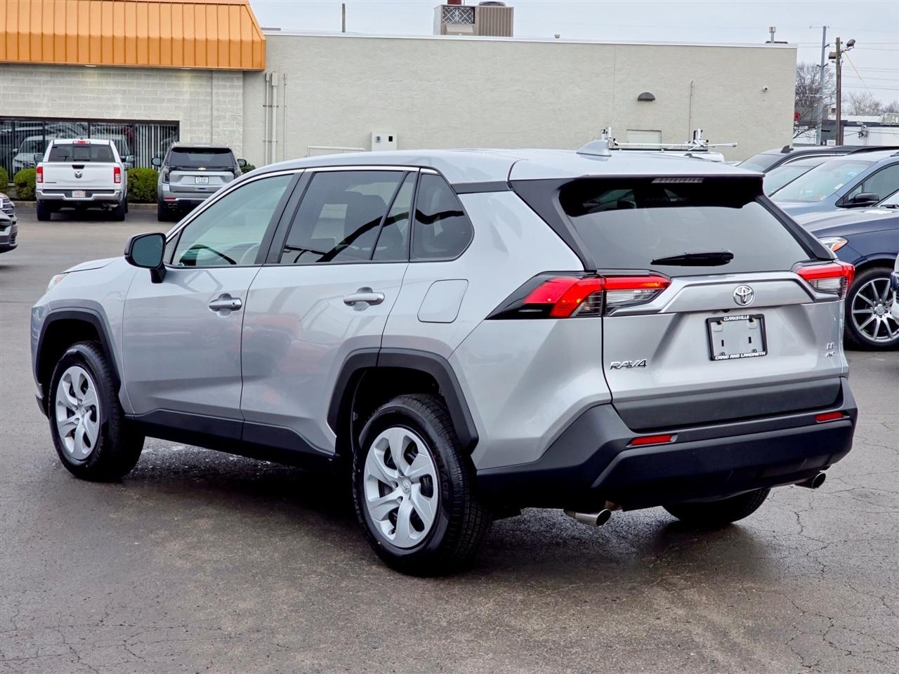 Toyota RAV4  2024