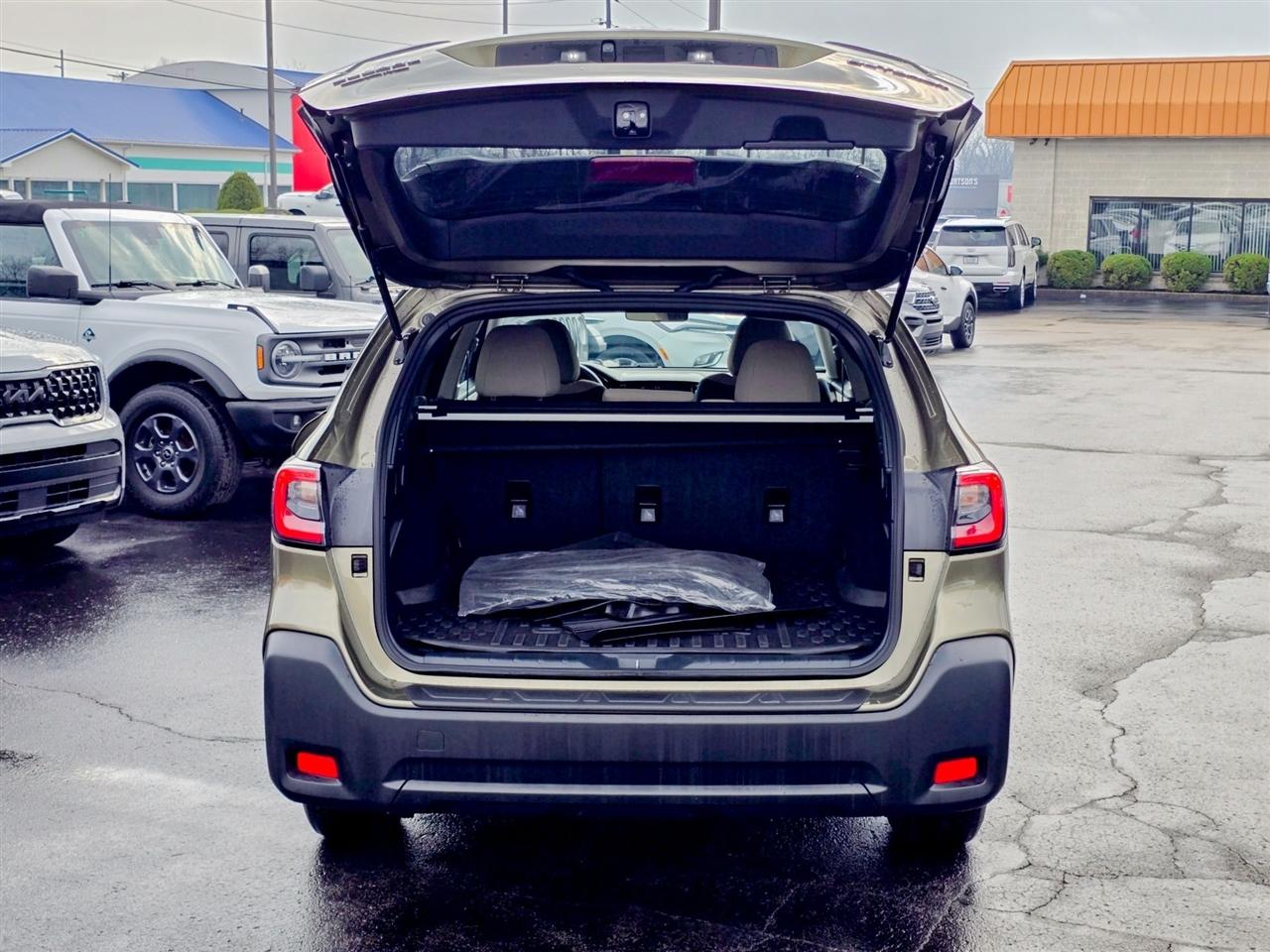 Subaru Outback  2023