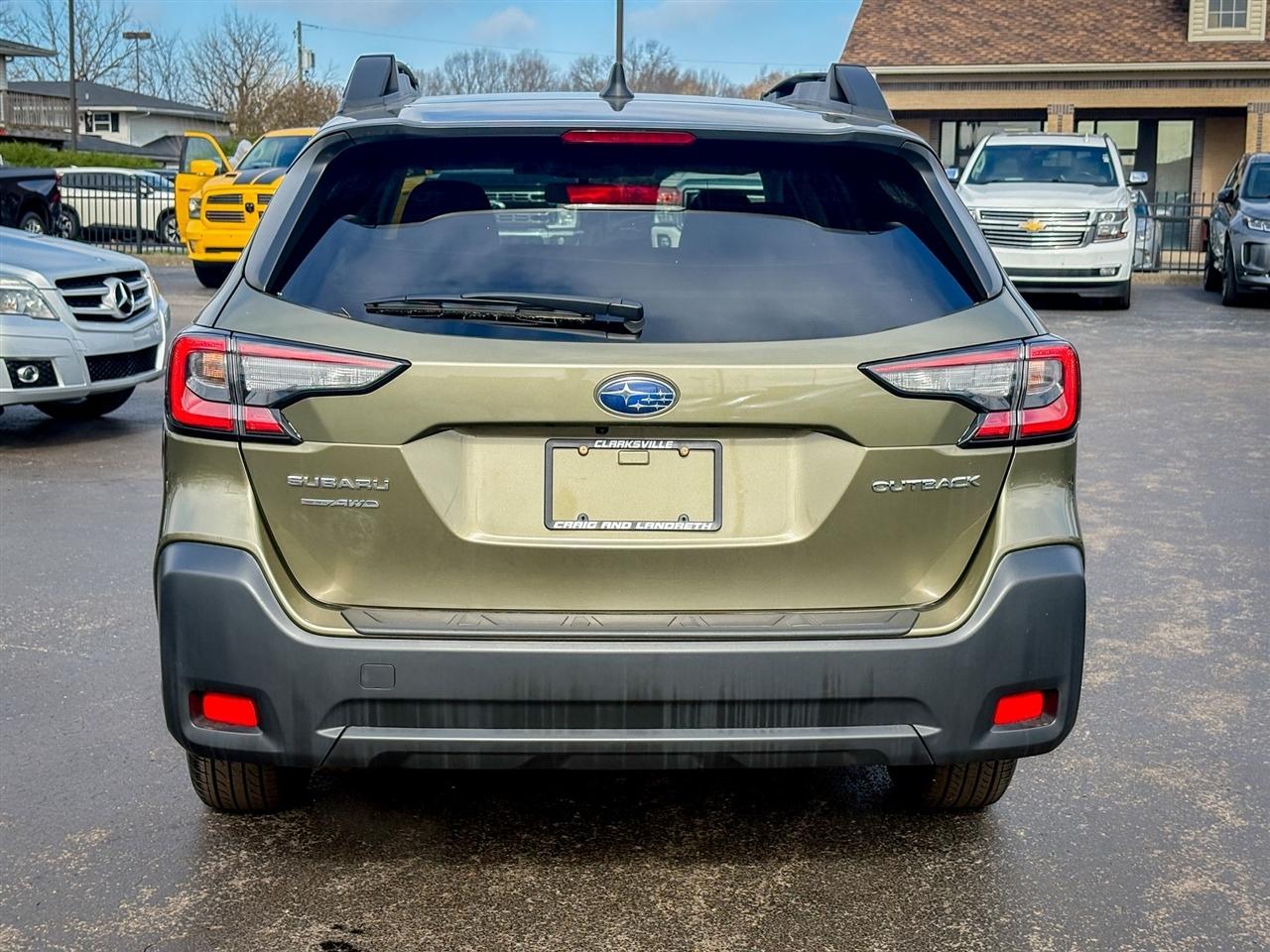 Subaru Outback  2023