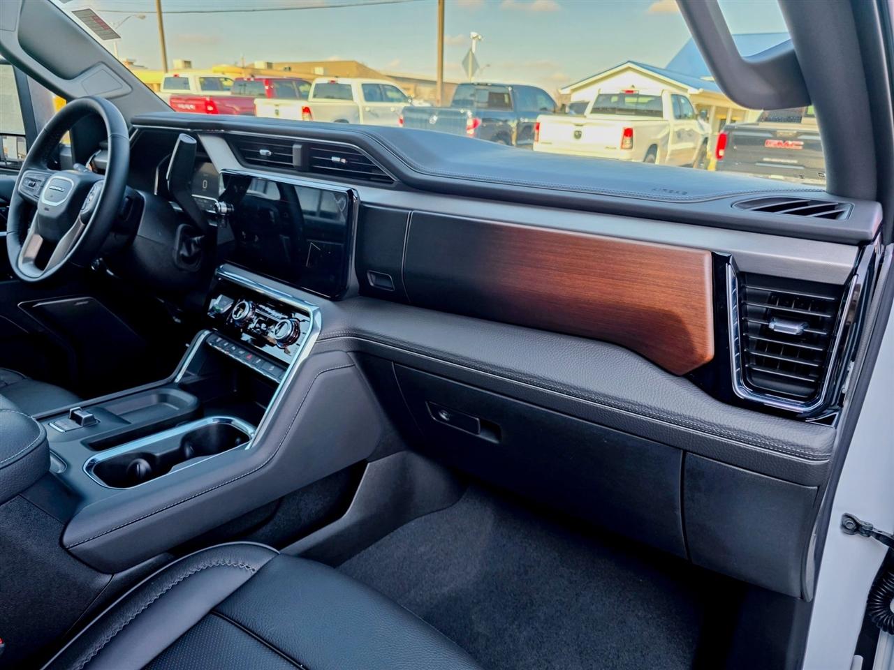 GMC Sierra 3500HD  2025