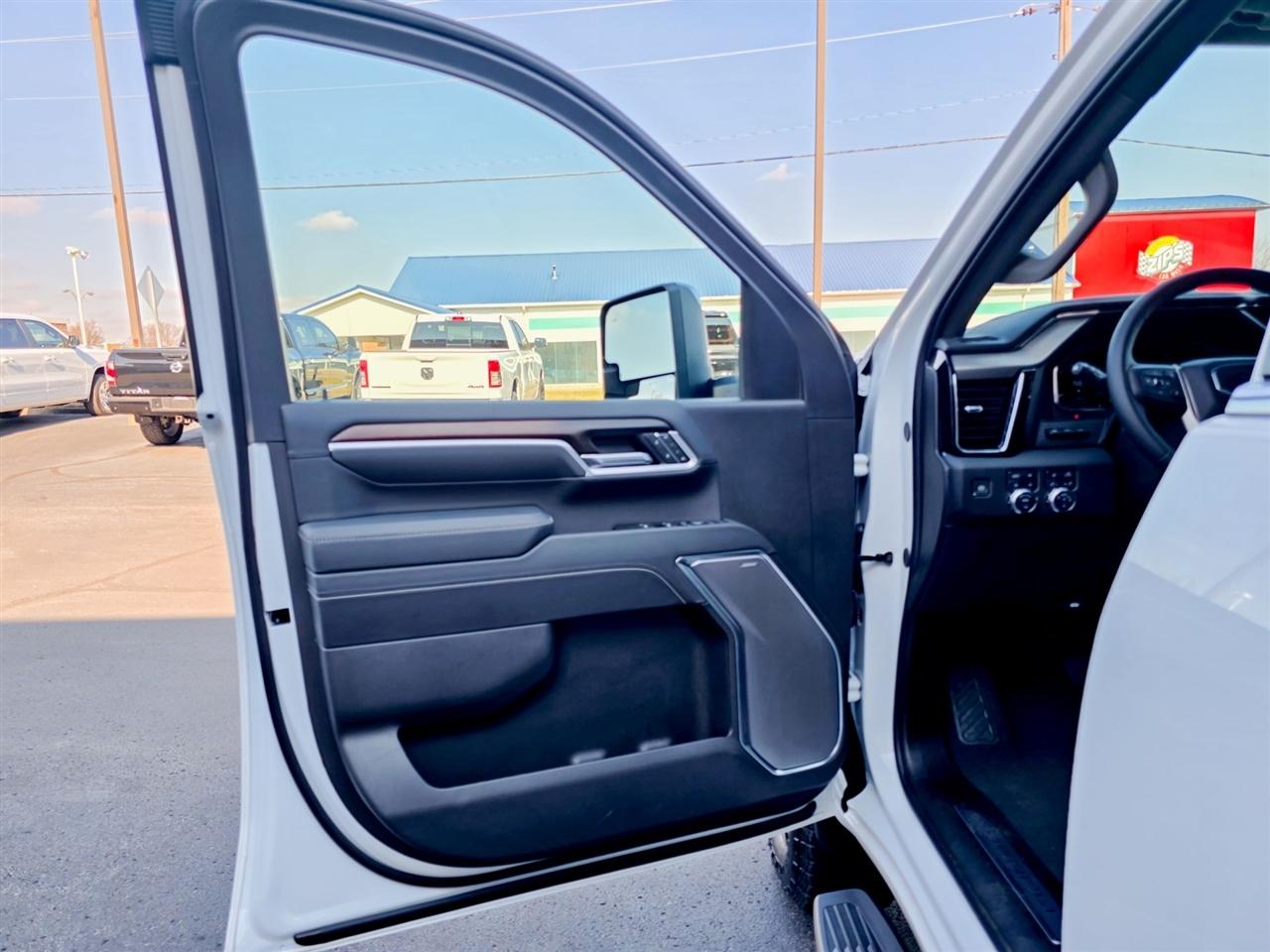 GMC Sierra 3500HD  2025