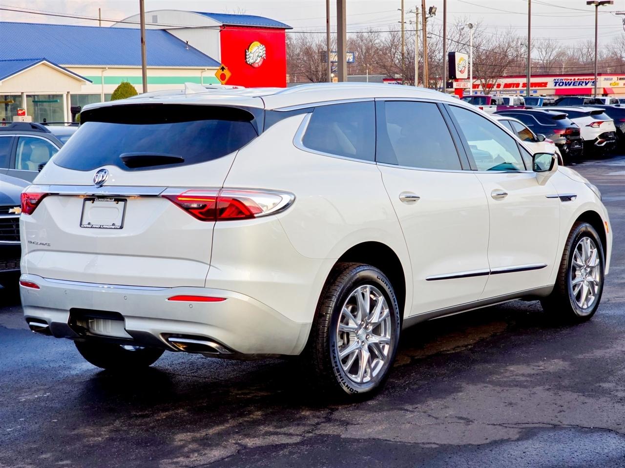 Buick Enclave  2022