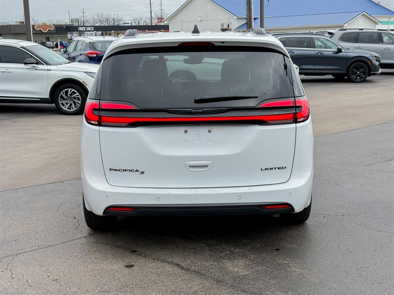 Chrysler Pacifica  2025