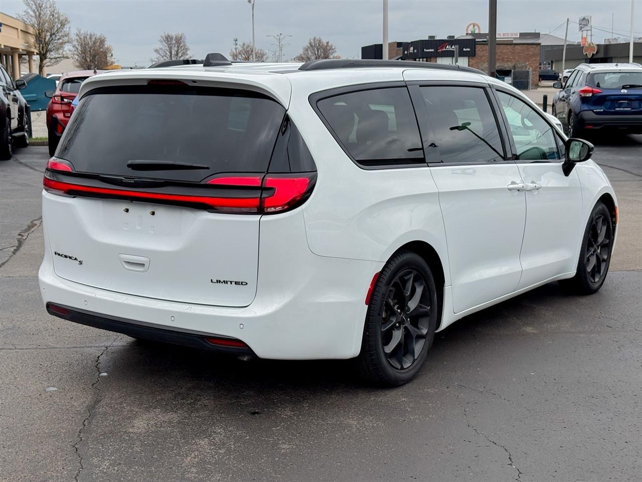 Chrysler Pacifica  2025