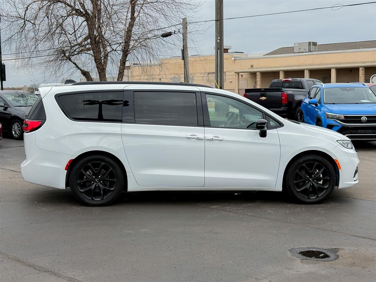 Chrysler Pacifica  2025