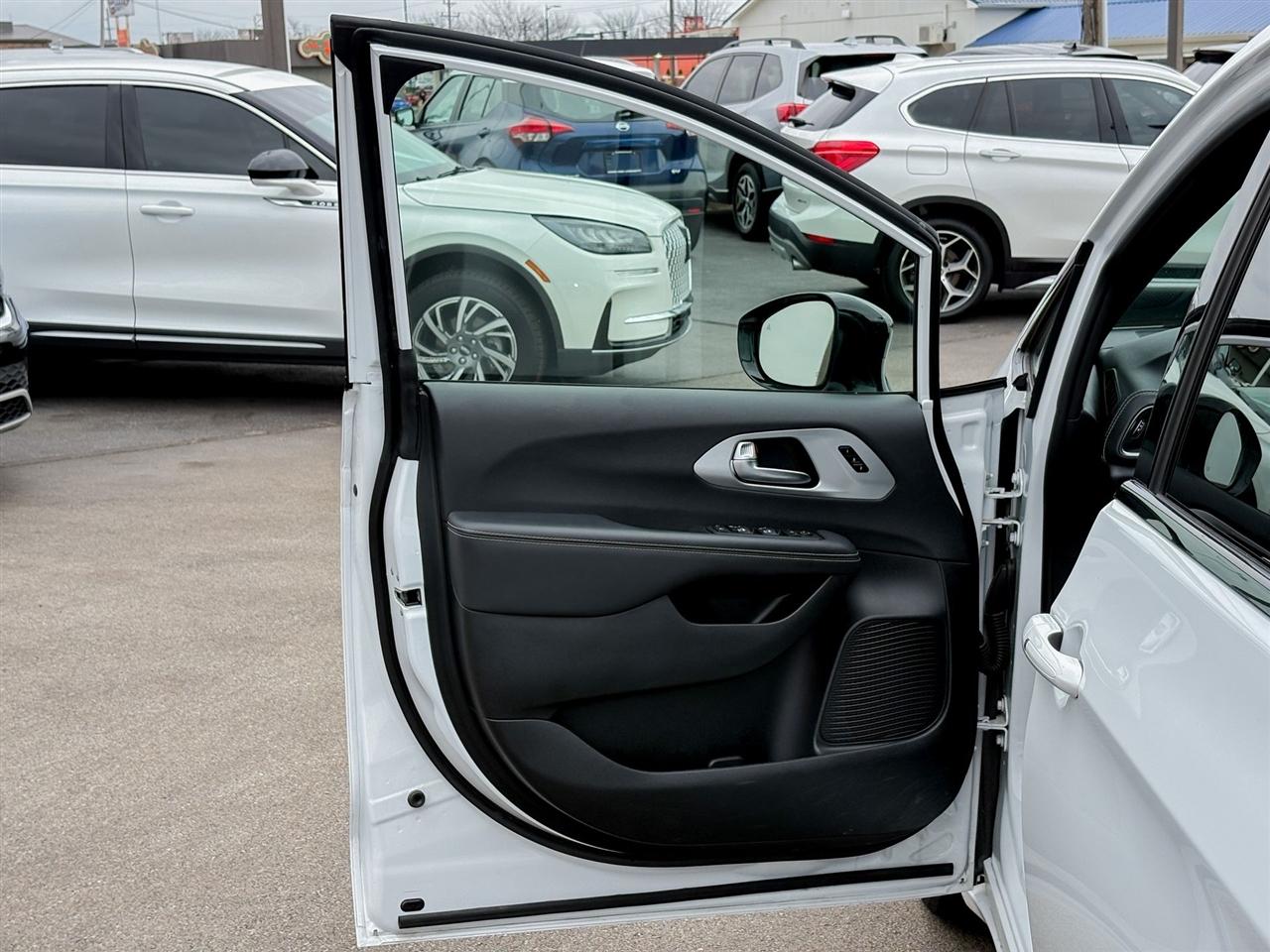 Chrysler Pacifica  2025