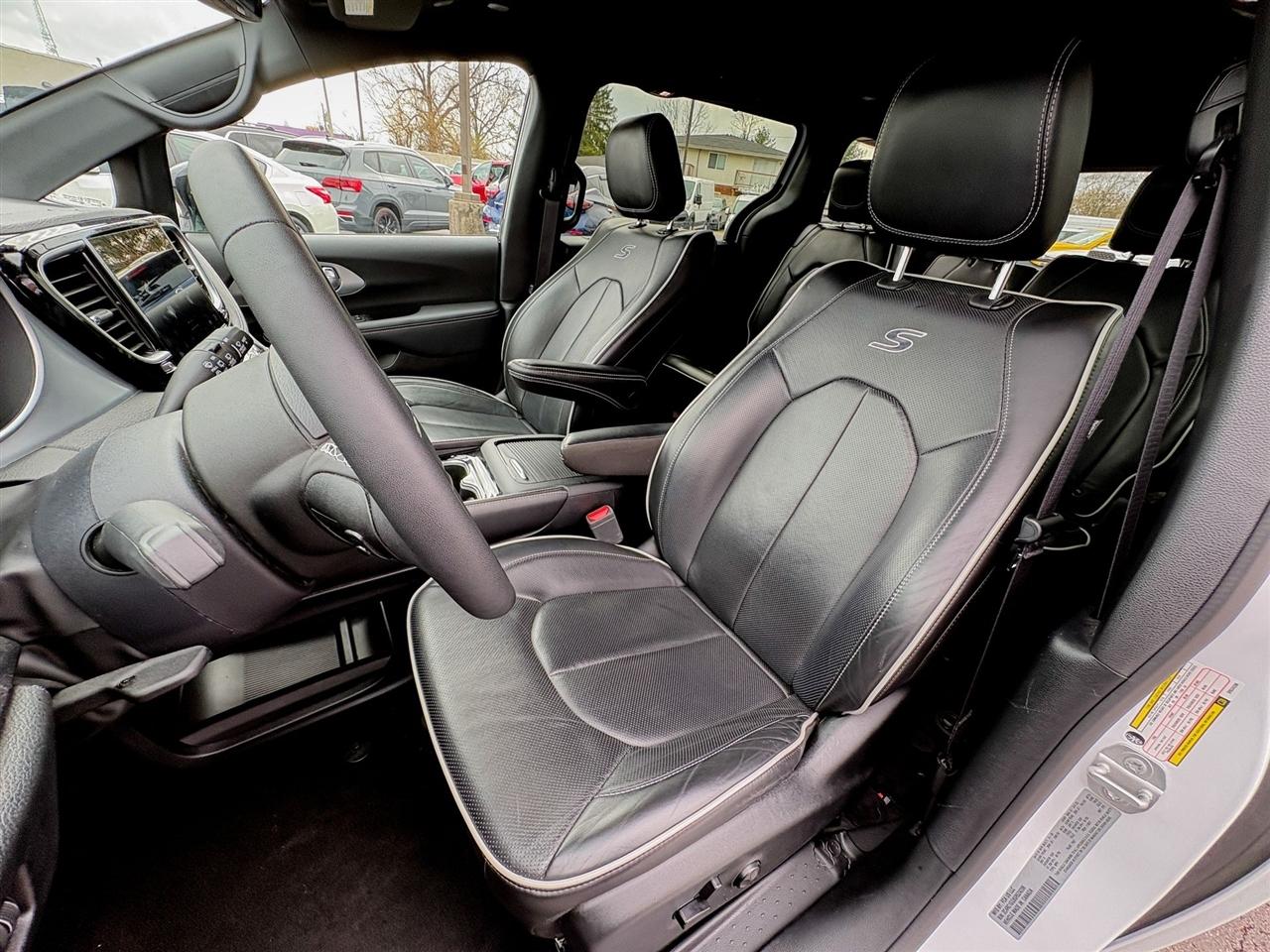 Chrysler Pacifica  2025