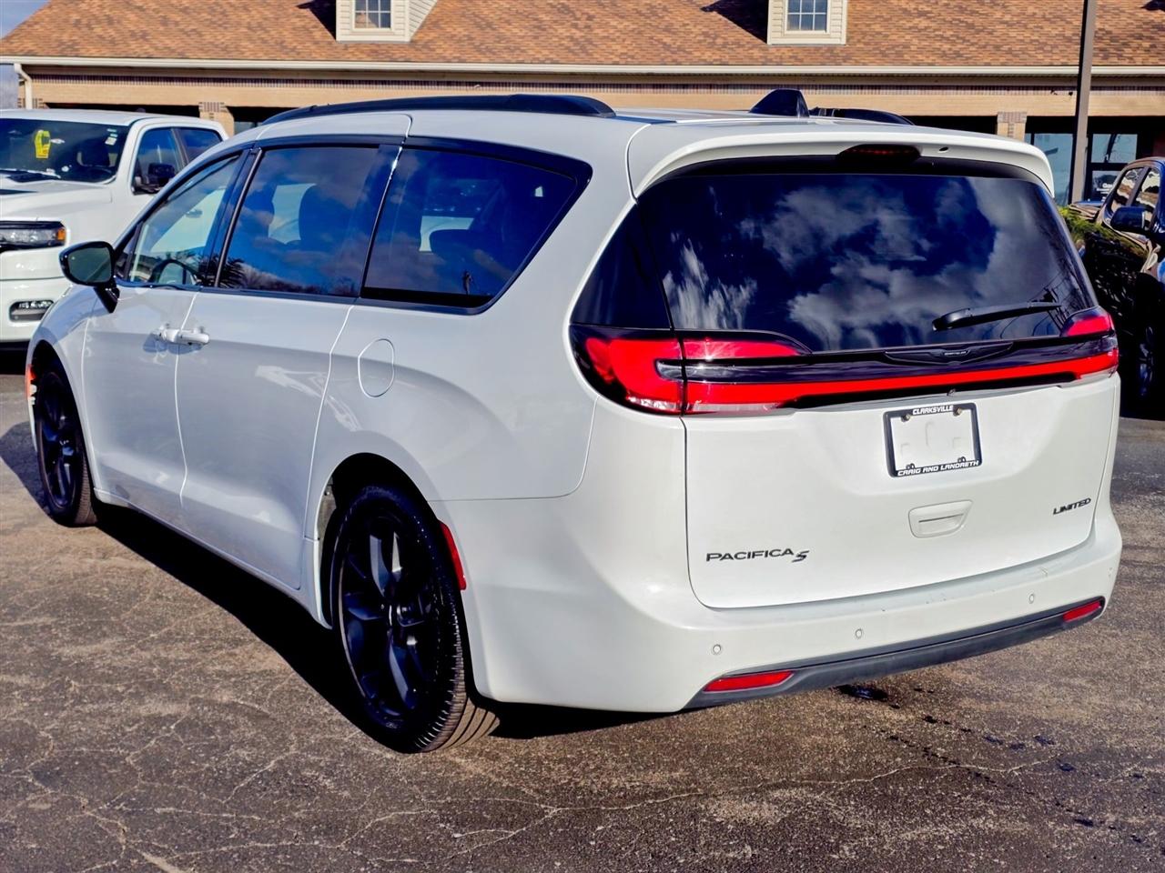 Chrysler Pacifica  2025