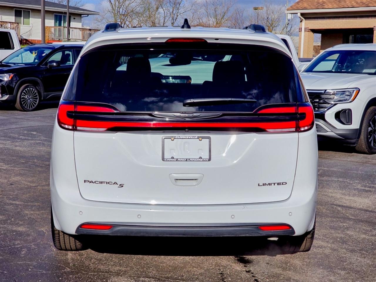 Chrysler Pacifica  2025