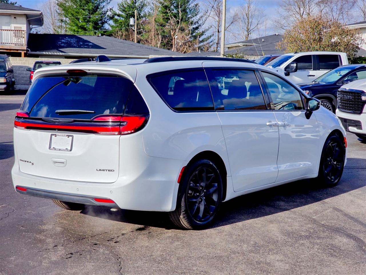 Chrysler Pacifica  2025