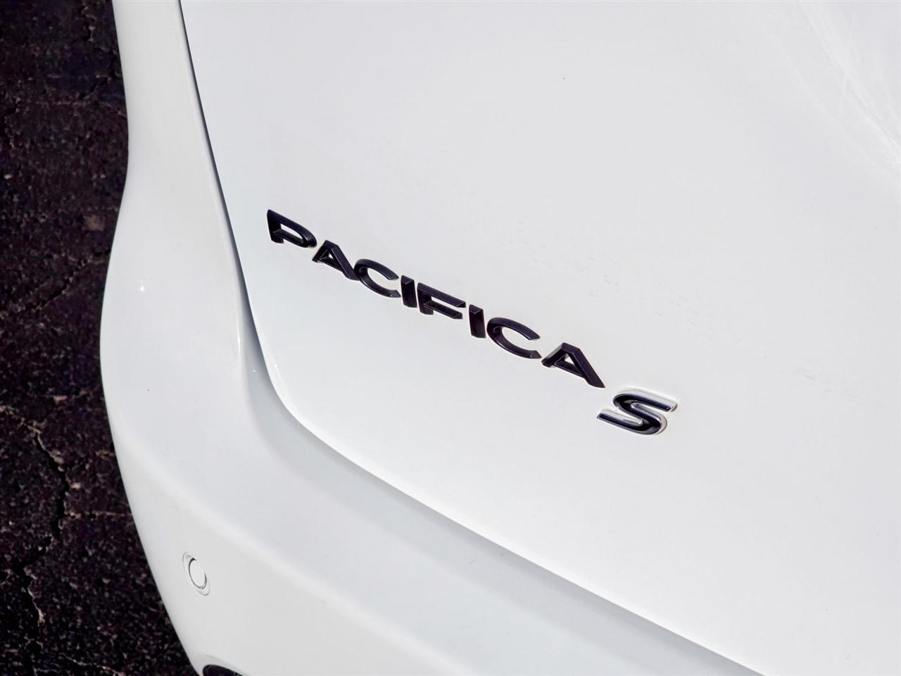 Chrysler Pacifica  2025