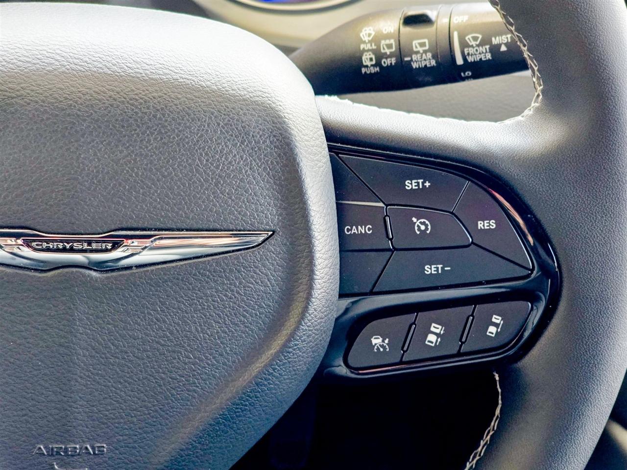 Chrysler Pacifica  2025