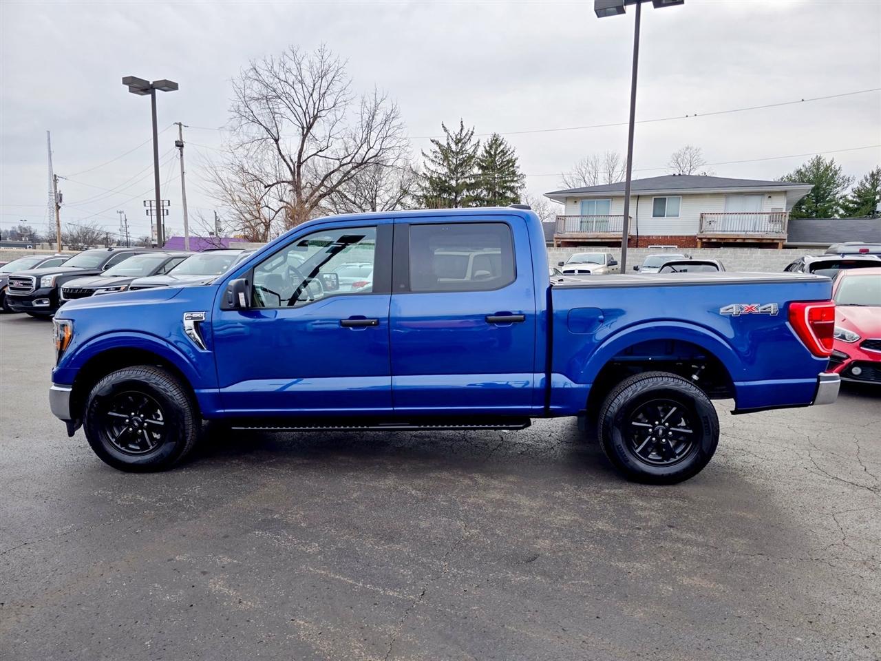 Ford F-150 XLT SuperCrew 4WD 2023