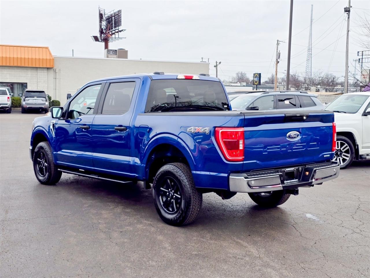 Ford F-150 XLT SuperCrew 4WD 2023