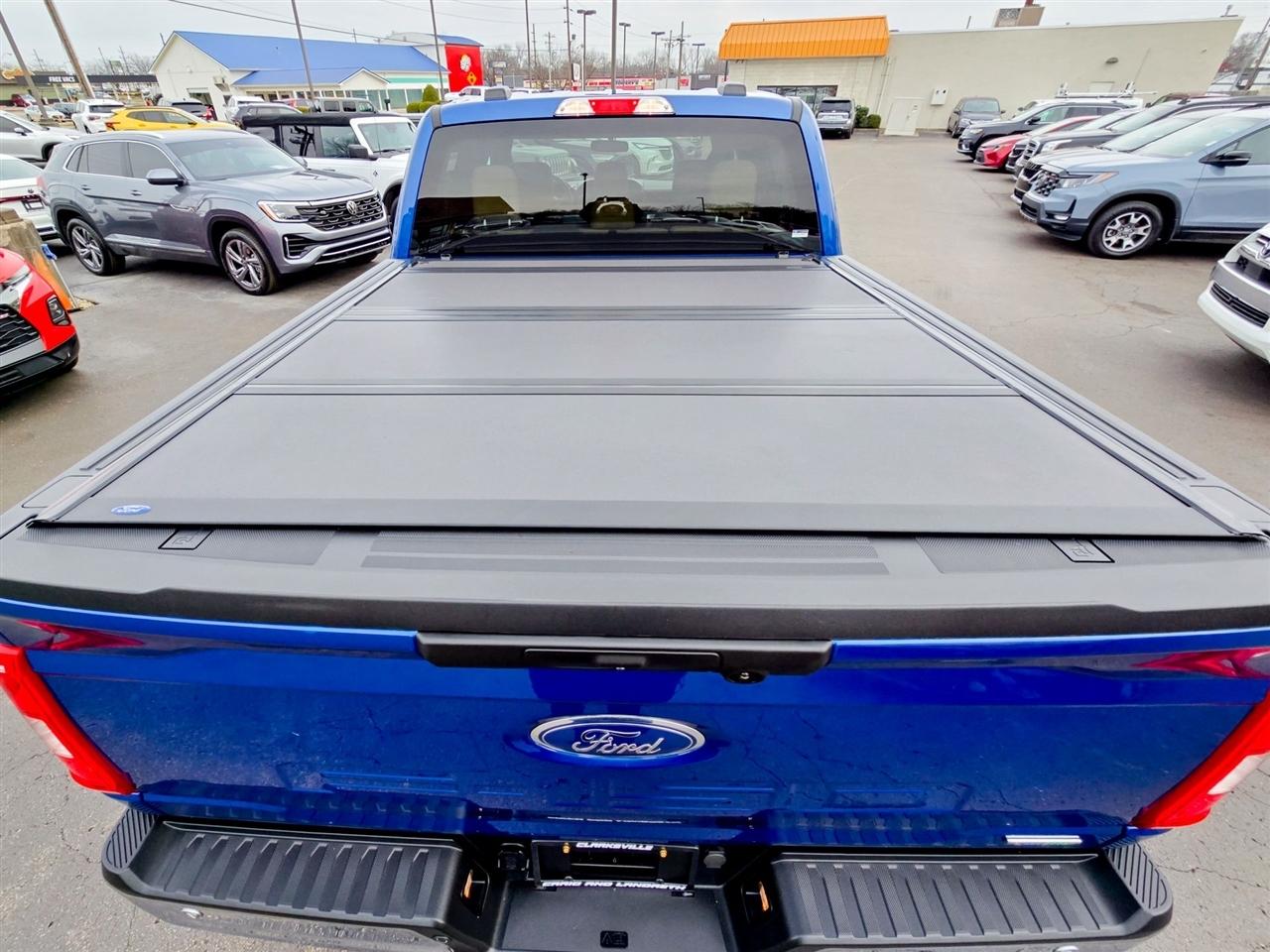 Ford F-150 XLT SuperCrew 4WD 2023