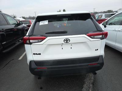 Toyota RAV4 LE FWD (Natl) 2024