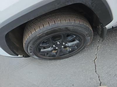 Toyota RAV4 LE FWD (Natl) 2024