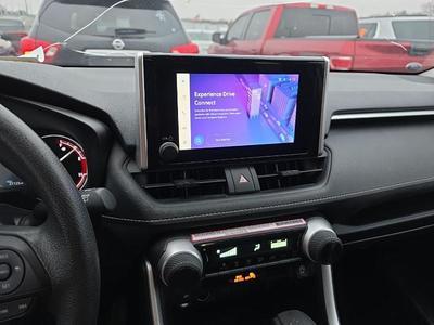 Toyota RAV4 LE FWD (Natl) 2024