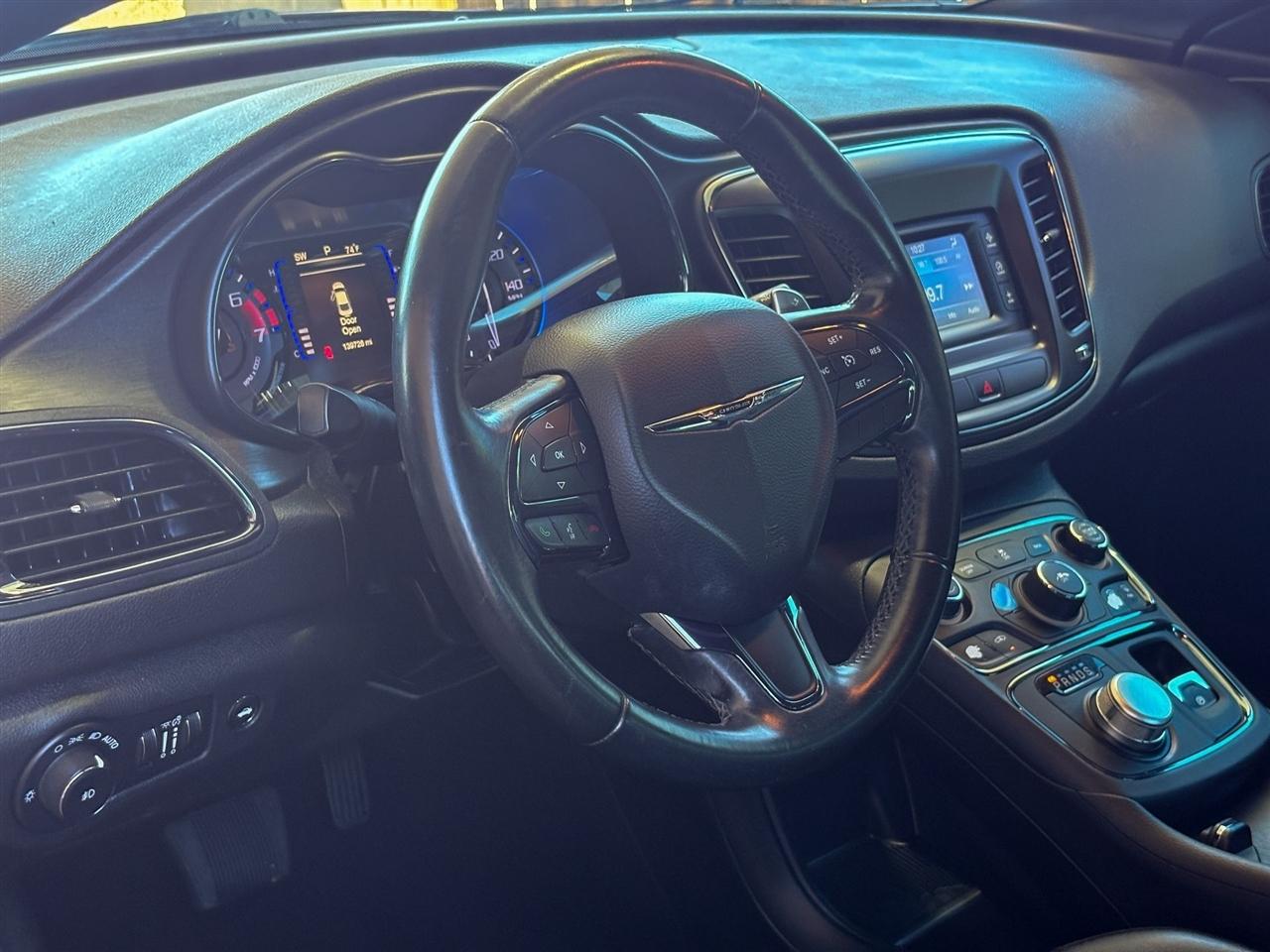 Chrysler 200  2016