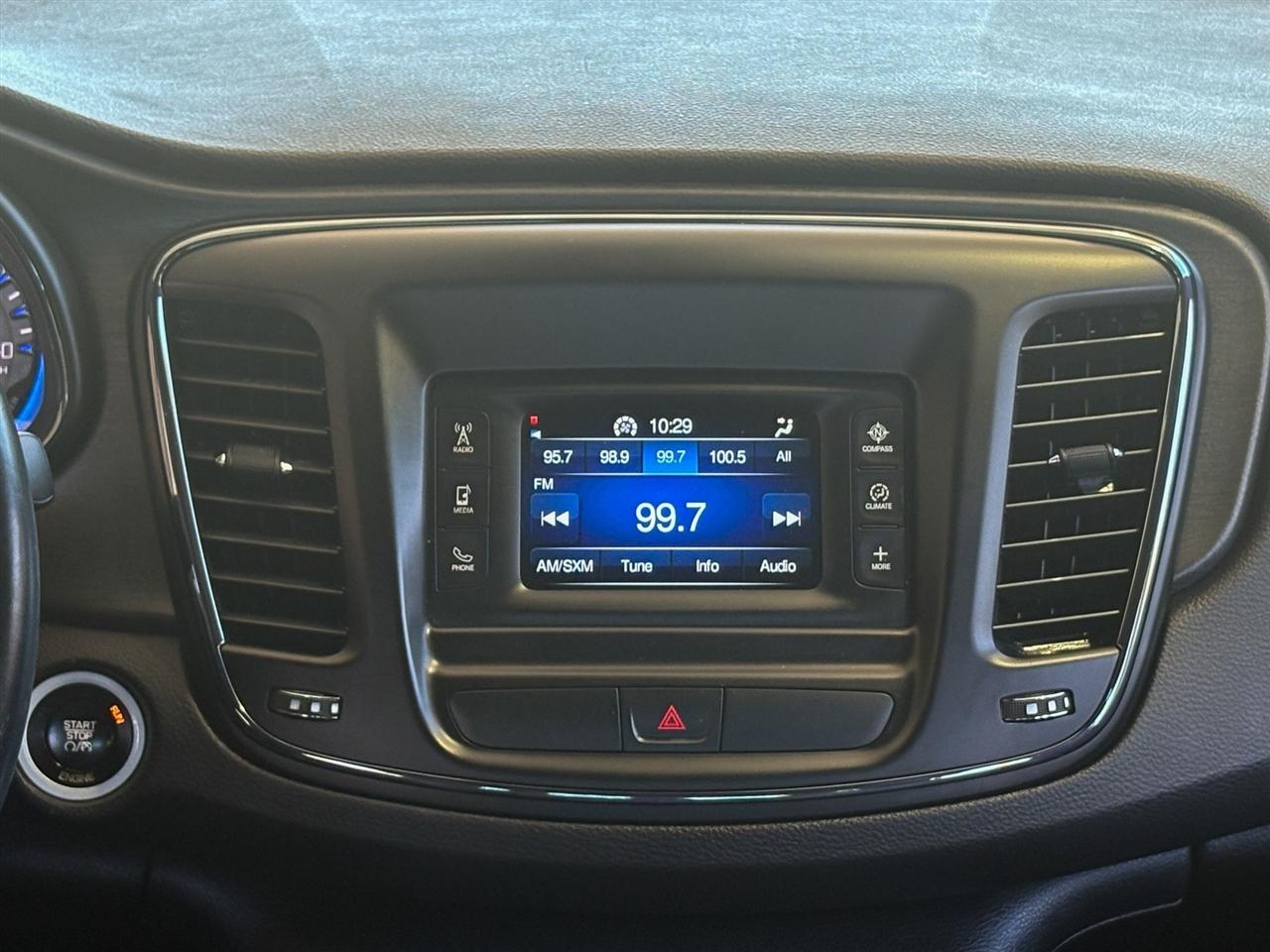 Chrysler 200  2016