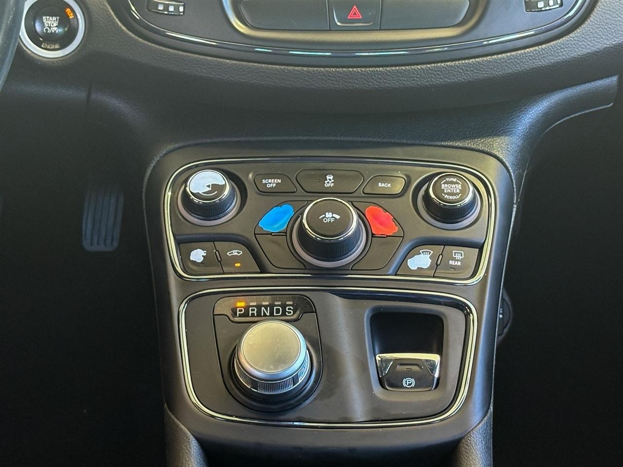 Chrysler 200  2016
