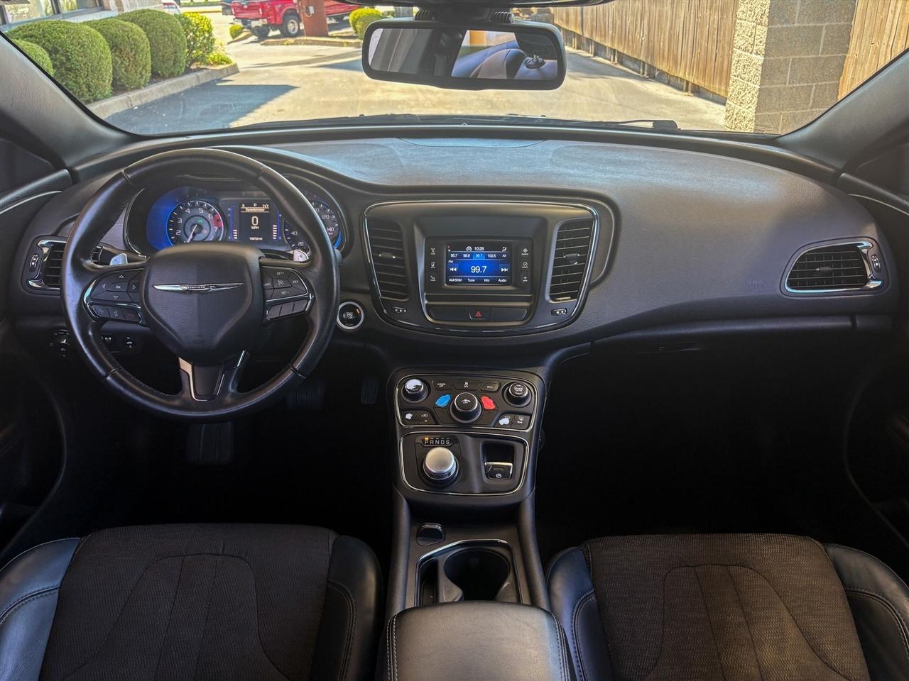 Chrysler 200  2016