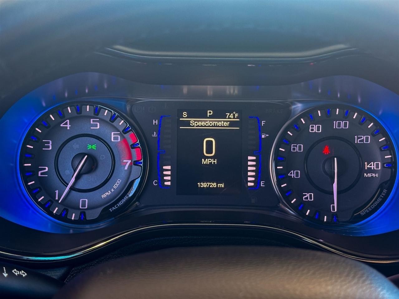 Chrysler 200  2016
