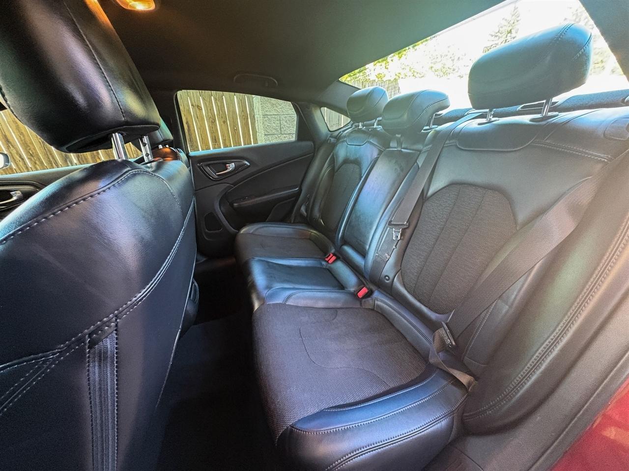 Chrysler 200  2016