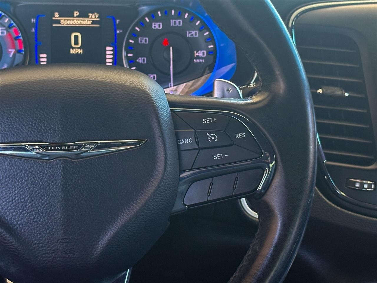 Chrysler 200  2016