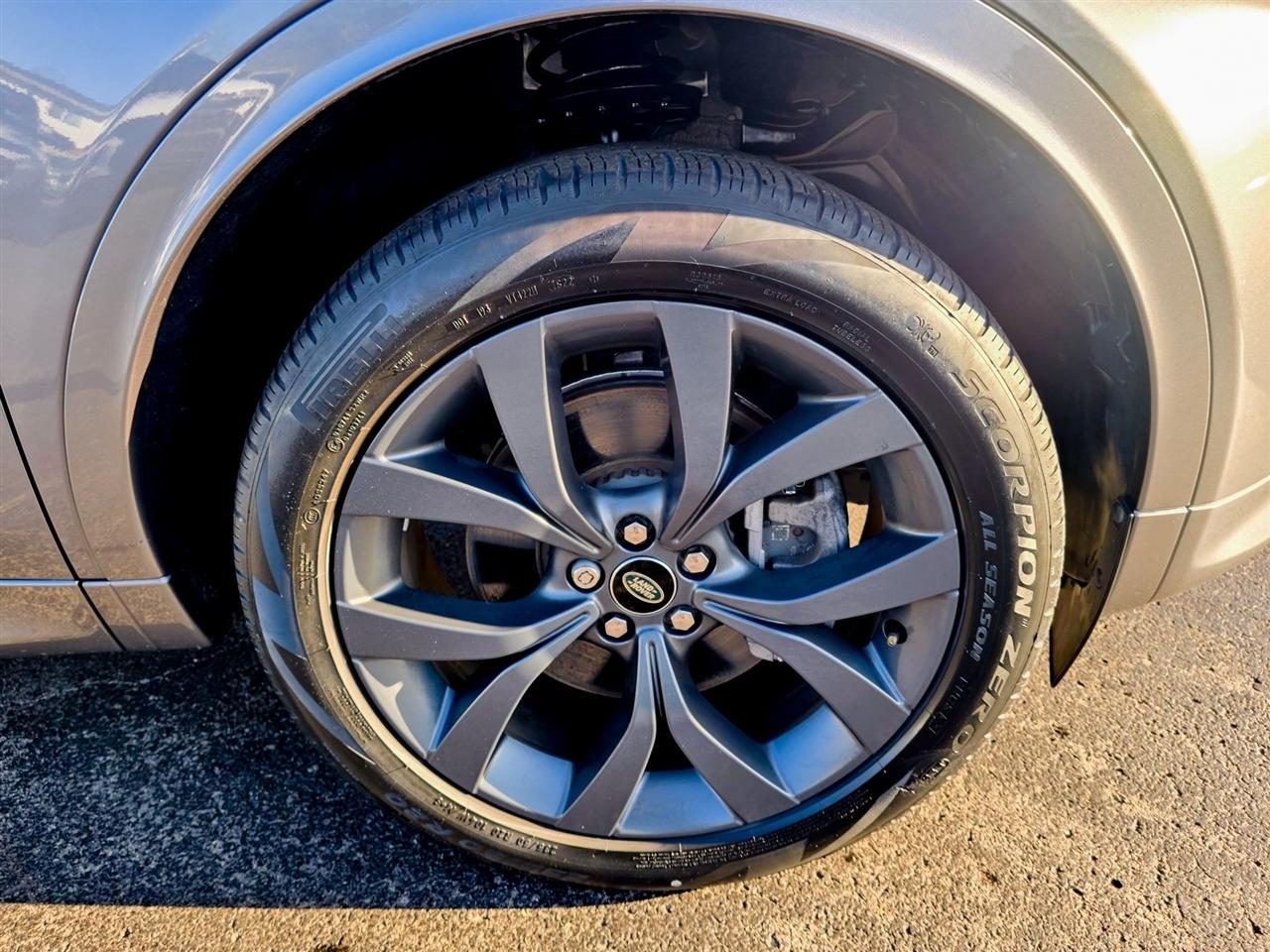 Land Rover Discovery Sport  2023