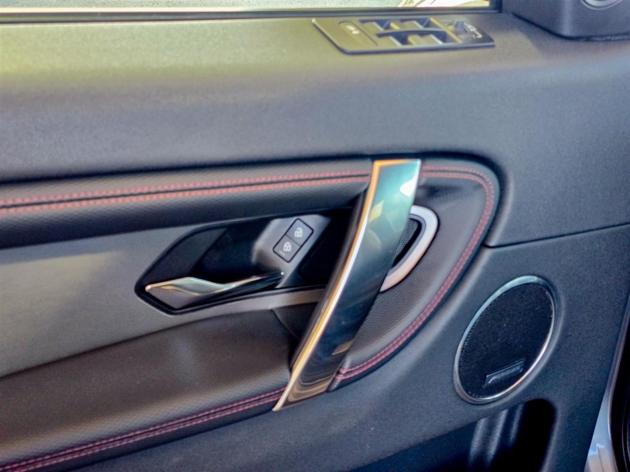 Land Rover Discovery Sport  2023