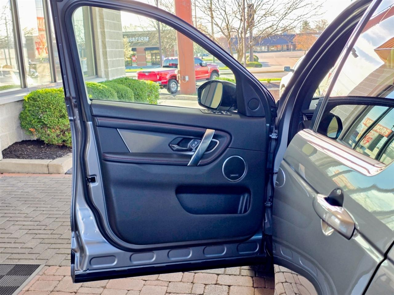 Land Rover Discovery Sport  2023