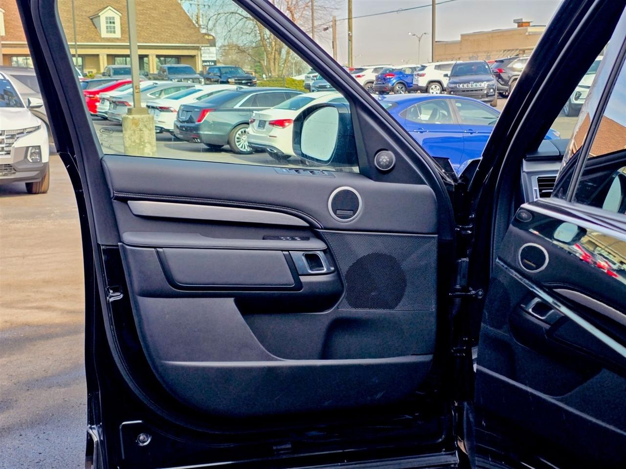 Land Rover Discovery  2025