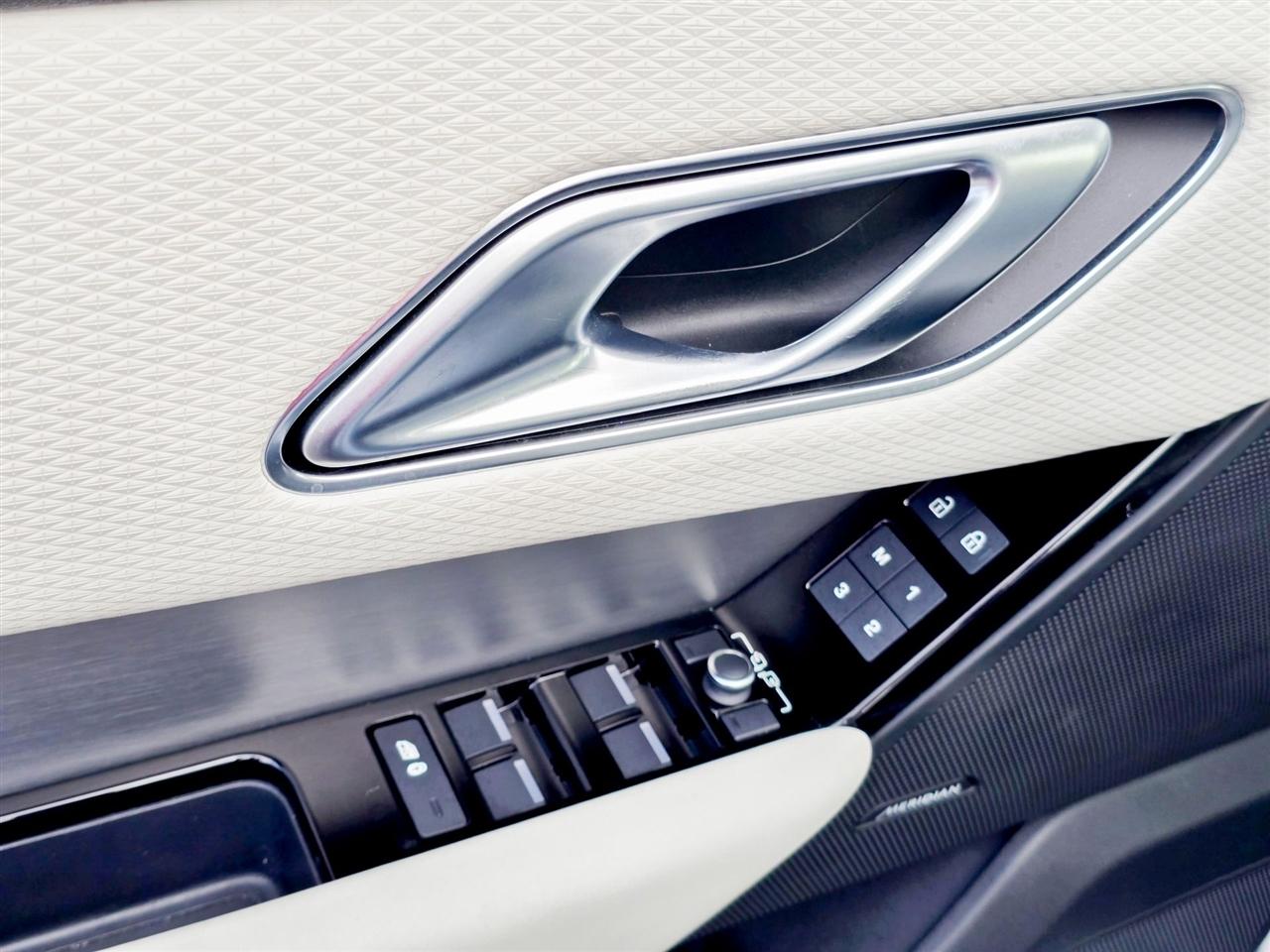 Land Rover Range Rover Velar  2023