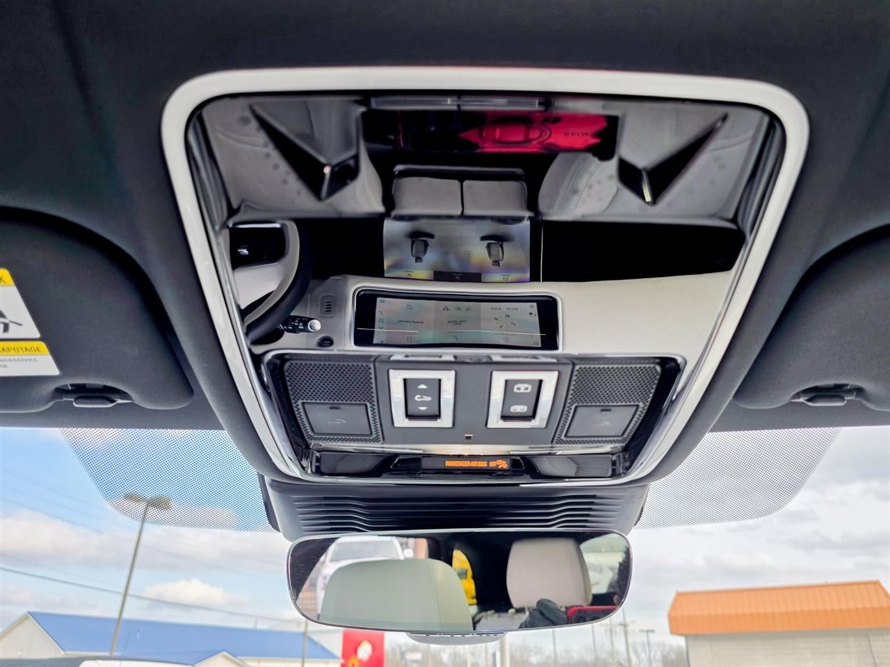 Land Rover Range Rover Velar  2023