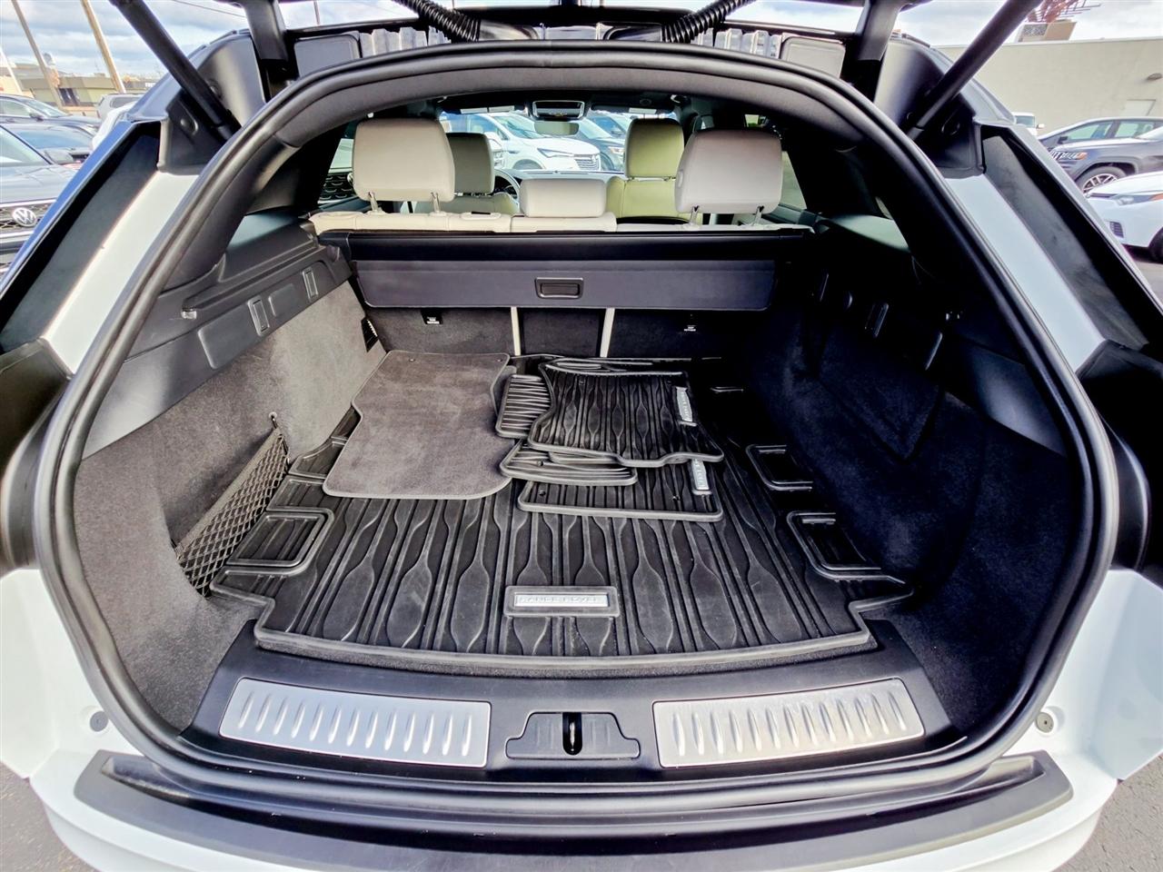 Land Rover Range Rover Velar  2023