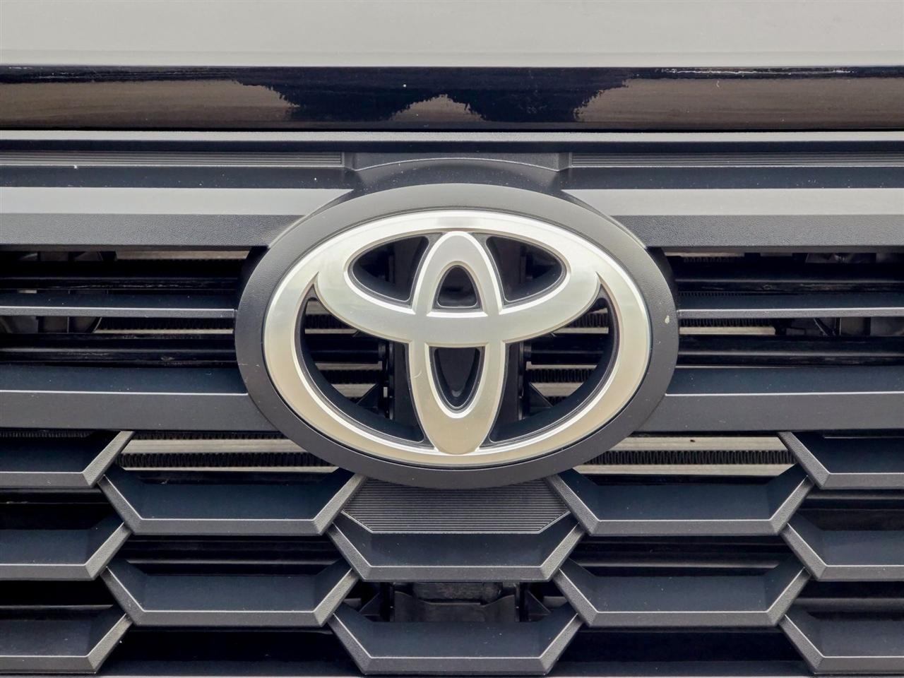 Toyota Tacoma 4WD  2024