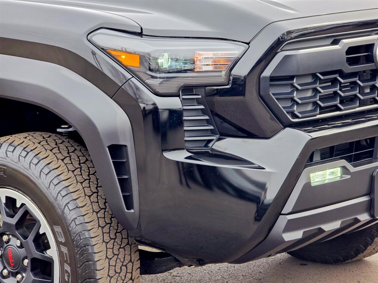 Toyota Tacoma 4WD  2024